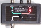 MIDI směrovač Agente Router 2:1 - aktivní výstup MIDI OUT 2 (červená LED)