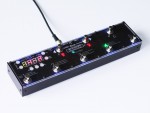 MIDI Grande 8F1D má jasně svítící displej a 7 ovládacích tlačítek