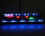 MIDI Grande 8F1D je MIDI ovladač s modrým podsvětlením