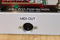 Screw MIDI OUT socket