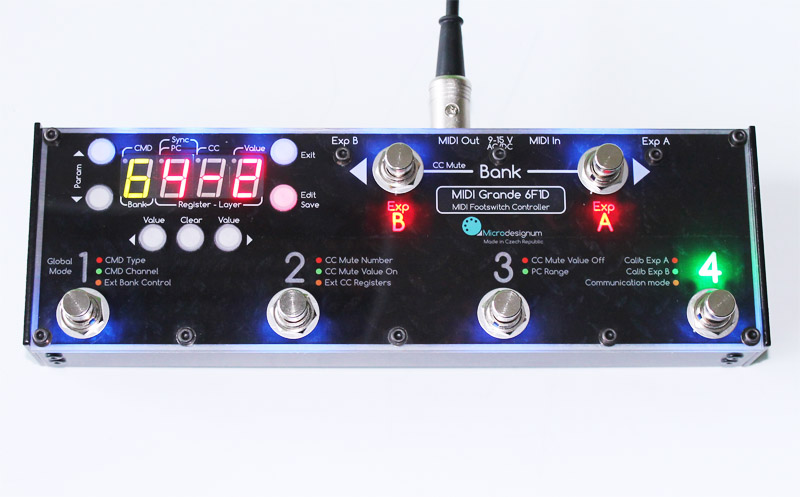 MIDI Grande 6F1D has brightly lighting display and control buttons