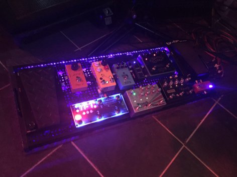 MIDI Grande 5F1D in a pedalboard